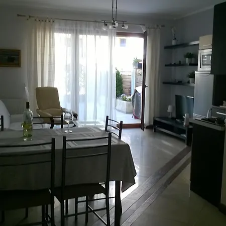 Daire Platan Patio 6 - Berry