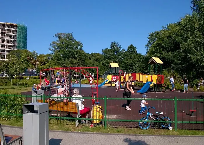 Platan Patio 6 - Berry *